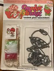 Strawberry Shortcake Makit & Bakit Cherry Cuddler Gooseberry #53558 Kit New