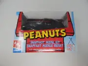 AMT Ertl Peanuts 1:25 Model Kit Woodstock Charlie Brown 2000