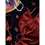 『貝爾摩德』紅絲絨可調節睡裙