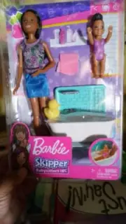 Barbie Skipper Babysitters Bath Time Playset NIB 2 Dolls