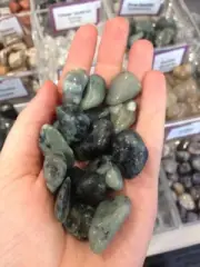 Emerald Tumbled stone