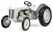 Universal Hobbies Massey Ferguson MUH6001 1:43 Die Cast Gray 1947 Ferguson TE-20
