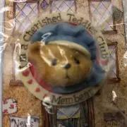 1995 Enesco Cherished Teddies Pin Club Membear The Town Tattler New Old Stock