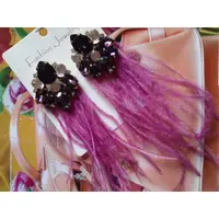 在飛比找蝦皮購物優惠-韓國狎鷗亭 百貨名品 紫色水鑽 羽毛鑲嵌  耳環