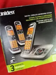 UNIDEN DIGITAL ANSWERING SYSTEM 4 HANDSETS EXPANDABLE D1680-4 DIGITAL DECT New