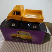 Tomica Unimog