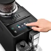 De'Longhi Rivelia with Auto Milk Onyx Black