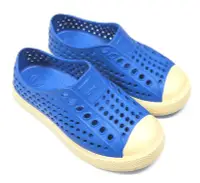 在飛比找Yahoo!奇摩拍賣優惠-COQUI 透氣排水休閒鞋 洞洞鞋 小段 海藍