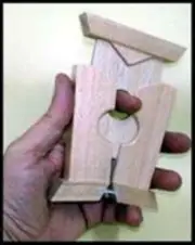 MAGIC TRICK & MINI ILLUSION - FINGER PENETRATION FRAME - WOODEN