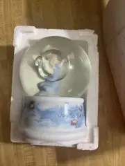 Vintage 1996 Precious Moments Angel Musical Snow Globe "Joy to the World"