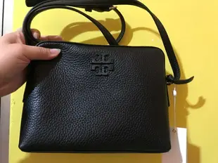 美國正品TORY BURCH TB 限量款 經典黑色、駝色 大金LOGO -(WOC)全真皮 鏈條式 側背包 斜背包.& 經典黑色 -(菱格羊皮)WOC 鏈皮斜背包、黑色防刮小金logo翻蓋WOC斜背包-【給輕奢簡約時尚的你】(保證於美國OUTLET100%正品TB專櫃店直購入).*vivi shop*