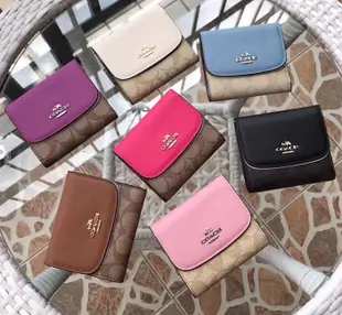 空姐精品代購 COACH 87589 新款女士立體馬車logo三折短款錢夾 後置拉鏈零錢袋 多卡位大容量 附代購憑證