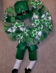 LEPRECHAUN DECO MESH DOOR WREATH