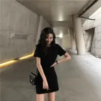 在飛比找momo購物網優惠-【D.studio】韓版小個子黑色連衣裙(短袖上衣 短袖t恤