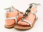 $90 MATISSE MCCAW White Leather Designer Shoes Beaded Strappy Flat Sandals 8