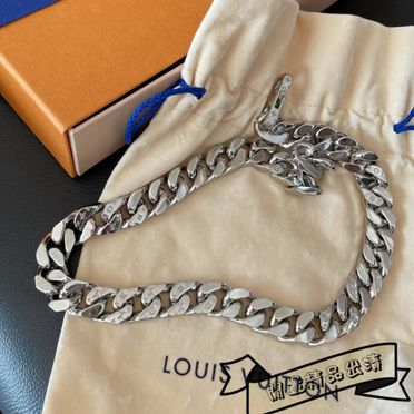 M68272 Lv Chain Links Necklace