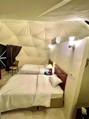 Wadi Rum bubble & luxury tent