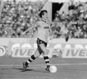 Kenny Hibbitt Wolverhampton Wanderers v Aston Villa 1983 FOOTBALL OLD PHOTO