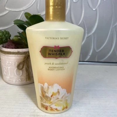 Vintage Victoria's Secret Tender Whisper Peach & Sandlewood Body Lotion