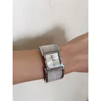 在飛比找蝦皮購物優惠-Swarovski施華洛世奇白色水鑽手環式手錶（二手）
