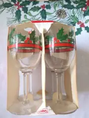 VINTAGE LIBBEY GLASS HOLLIES & BERRIES 4 GOBLET WINE GLASSES 10oz NIB
