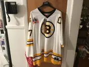 MITCHELL & NESS BOSTON BRUINS M RAY BOURQUE BLUE LINE JERSEY $200 RETAIL WHITE