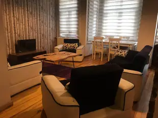 10 min walk to Istiklal Street 1 BR House in Beyoglu