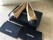 New in box Chanel Size 41 Beige/Black Lambskin Cap Toe Ballerina Flats