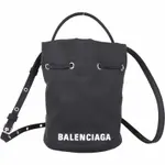 BALENCIAGA 巴黎世家 WHEEL XS 字母刺繡再生尼龍手提/斜背水桶包(黑色)