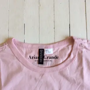 T 恤 H&M x Ariana Grande