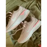 在飛比找蝦皮購物優惠-Nike粉色女慢跑鞋Nike Odyssey React_透