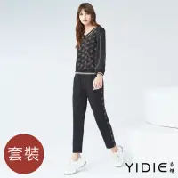 在飛比找momo購物網優惠-【YIDIE 衣蝶】V領拼接異材質印花休閒套裝-黑(上下身分