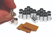 Bachmann 39109 OIL DRUMS - KIT (24 PER PACK) (HO SCALE) NEW