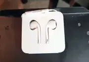 Brand New Apple Earpods - iPhone OEM Earbud Headphones Wired White