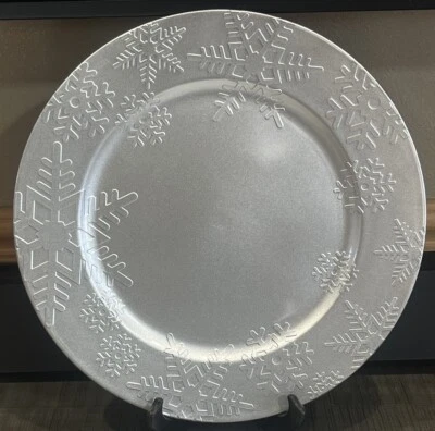Set Of 4 Charger Plates Silver Embossed, Snowflake Decorative Tableware 13”