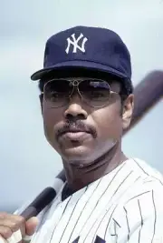 First Baseman Bob Watson Of The New York Yankees Baseball 1980s Photo 18