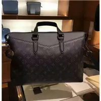 在飛比找蝦皮購物優惠-二手 LV M40566 黑色經典花紋 公事包 Monogr