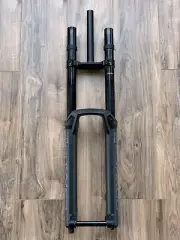 Rockshox Boxxer, Debonair+ spring, Rush Rc damper, 52mm offset, BoostDH, 200mm