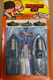 Vintage Play Set Battleship darts targets war naval rack toy Hong Kong sealed