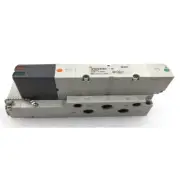 A● SMC VQ4200-5 The Electromagnetic Valve New