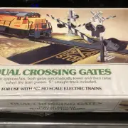 BACHMANN HO SCALE DUAL CROSSING GATES W/9" STRAIGHT TRACK TRAIN SEALED NEW