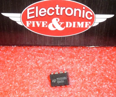 M9306B1 STMicroelectronics 256 bit (16x16) serial NMOS EEPROM 483520947002 IC