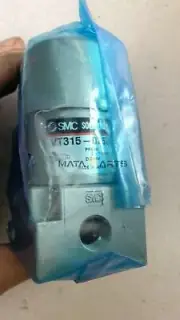 ONE NEW IN BOX SMC VT315-025D