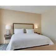 Hampton Inn & Suites Los Angeles - Glendale