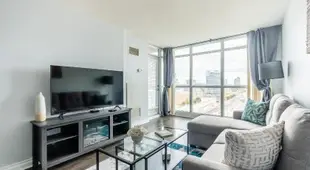 1 Bedroom & Den Condo in the Heart of Downtown Toronto