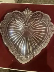 ONEIDA CRYSTAL Southern Garden Pattern Heart Shaped Tray Dish Original box