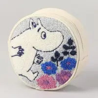 在飛比找樂天市場購物網優惠-嚕嚕咪 圓形 刺繡 零錢包 收納包 MOOMIN 日貨 奔跑