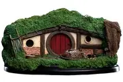Lord of the Rings: 31 Lakeside - Hobbit Hole Statue