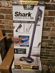 Shark IZ142HD Cordless Stick Pet Pro Vacuum Cleaner - Black 50 Min Run Time