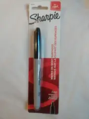 Sharpie: Fine Permanent Marker